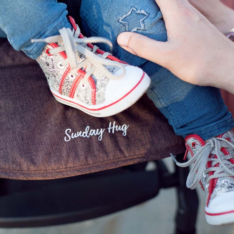 Lifestyle E-commerce Video for Sunday Hug